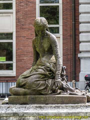 Tervuren /  Marguerite à l'église