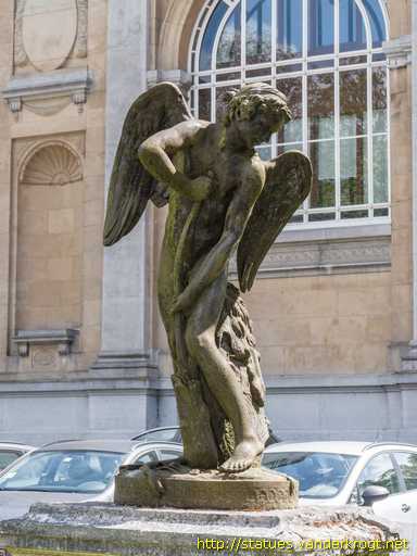 Tervuren /  L'Amour taillant son arc dans la massue d'Hercule