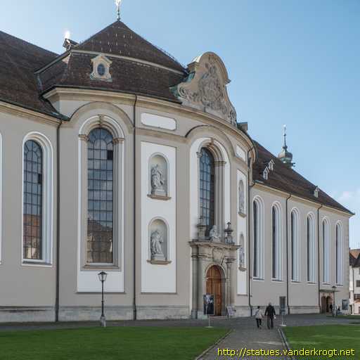 Sankt Gallen /  Heiligenstatuen an der Stiftskirche