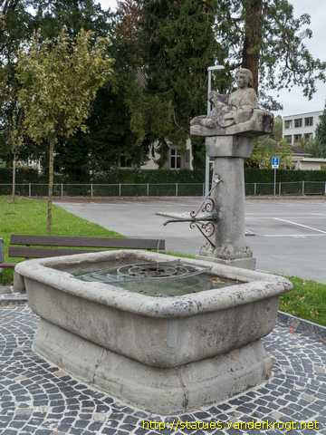 Rheineck /  Lautenspieler Brunnen