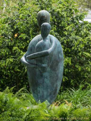 Lausanne /  Femme à l'enfant