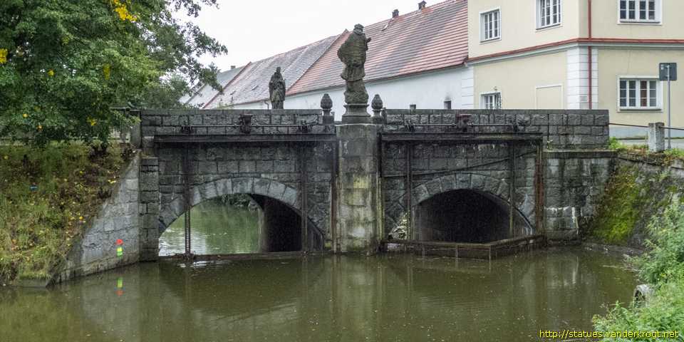Lnáře /  Svatí Jan Nepomucký a Donát