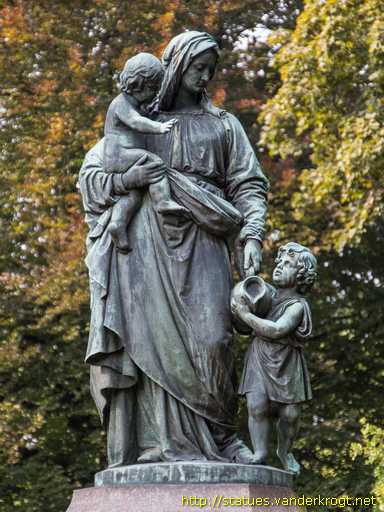 Svitavy /  Socha Mateřské lásky