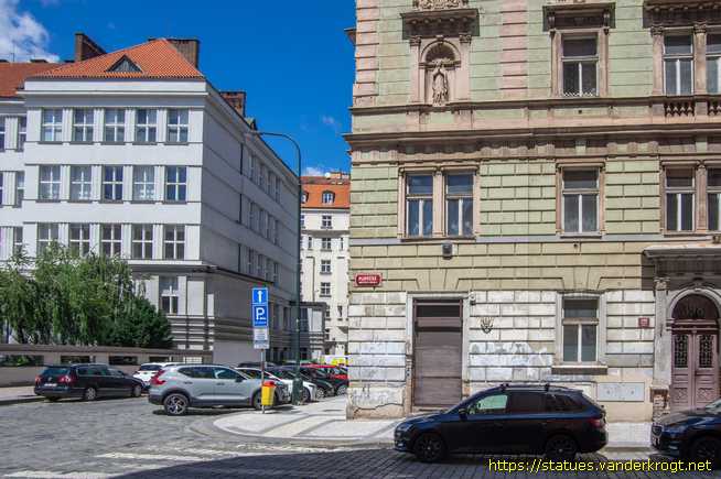 Praha /  Svatá Marie z Lurd