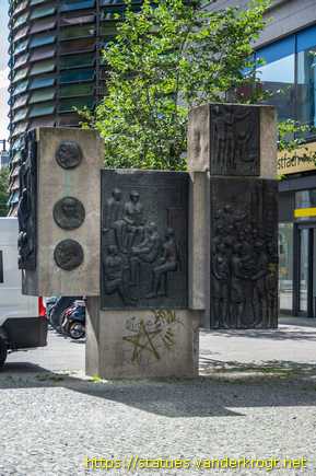 Berlin /  Denkmal für die Erbauer des Stadtzentrums