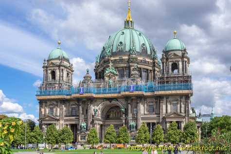 Berlin /  Statuen der Vier Evangelisten am Dom