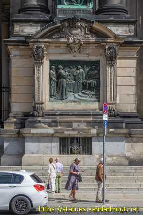 Berlin /  Luther Reliefs am Dom