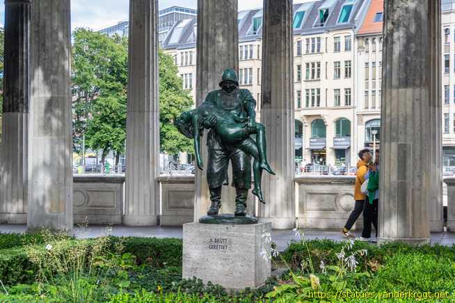 Berlin /  Der Fischer ("Gerettet")