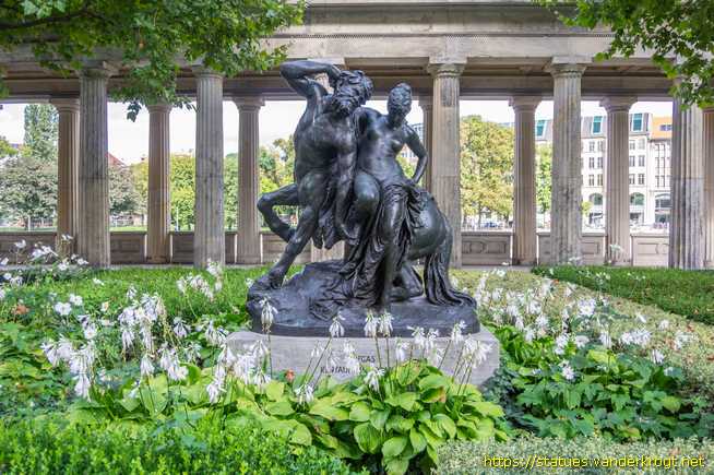 Berlin /  Centaur und Nymphe