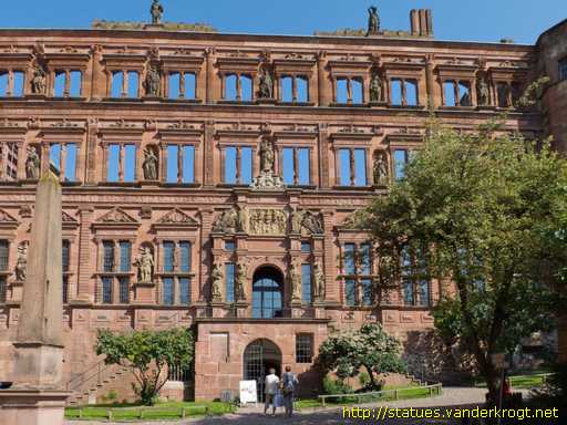 Heidelberg /  Fassadenstatuen der Ottheinrichsbau