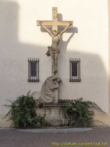 Sinsheim /  Sankt Maria Magdalena unter dem Kreuz
