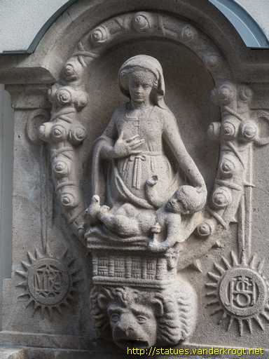 Konstanz /  Brunnen an der Dreifaltigkeitskirche