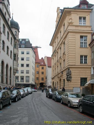 München /  Harfenist