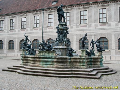 München /  Wittelsbacher-Brunnen mit Otto I von Wittelsbach