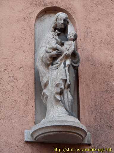 Würzburg /  Hausmadonna