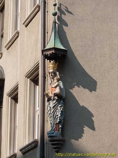 Nürnberg /  Hausmadonna