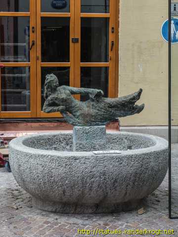 Kaufbeuren /  Puccinellibrunnen oder Die Schwebende