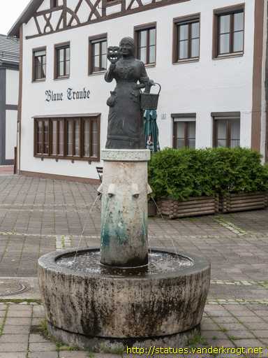 Dollnstein /  Marktfrauenbrunnen