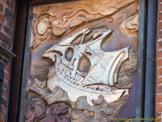 Bremen /  Glockenspiel mit Ozeanbezwinger