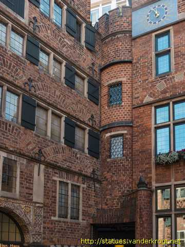Bremen /  Glockenspiel mit Ozeanbezwinger