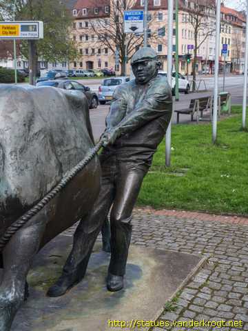 Bremerhaven /  Störrischer Bulle und Bauer