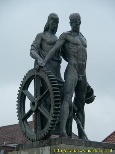 Rüsselsheim /  Gefallenendenkmal 1. Weltkrieg
