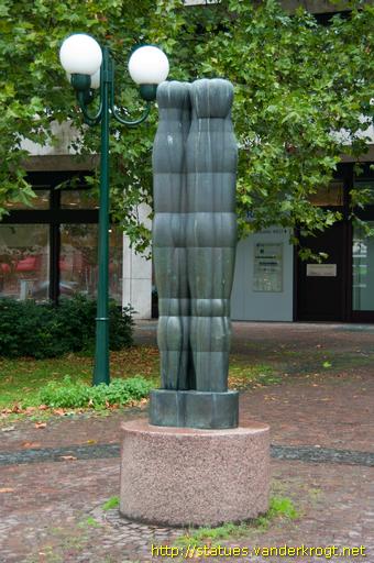 Wiesbaden /  Große Dreifigurengruppe