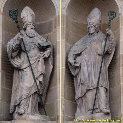 Fulda /  Heiligenstatuen am Dom Sankt Salvator