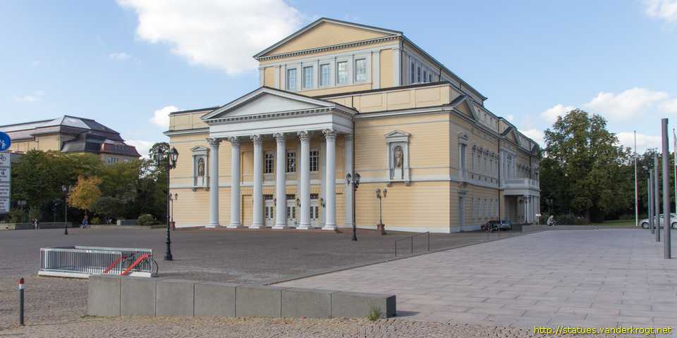 Darmstadt /  Theater und Musik