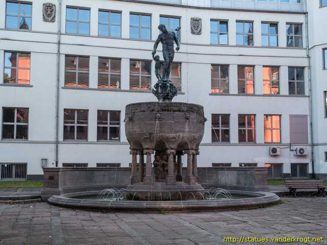 Offenbach am Main /  Ludo-Mayer-Brunnen