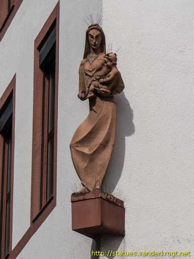 Frankfurt am Main /  Maria mit Kind