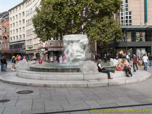 Frankfurt am Main /  Frankfurter-Figuren- oder Brockhaus-Brunnen