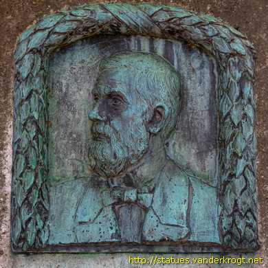 Bad Arolsen /  Kreusler-Denkmal