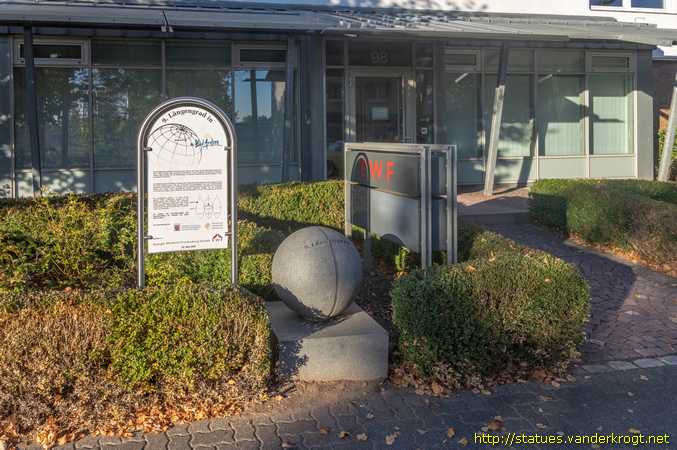 Bad Arolsen /  Denkmal 9. Längengrad