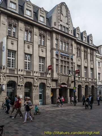 Rostock /  Fassadenreliefs