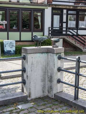 Warnemünde /  Möwen