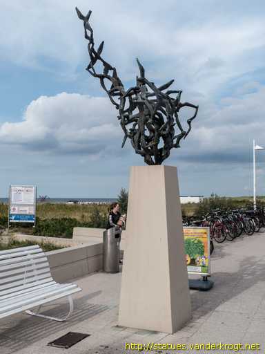Warnemünde /  Möwenflug