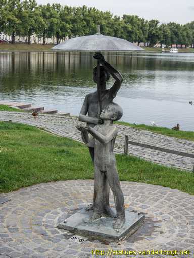 Schwerin /  Schirmkinder