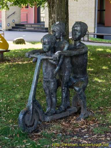 Schwerin /  Rollerkinder