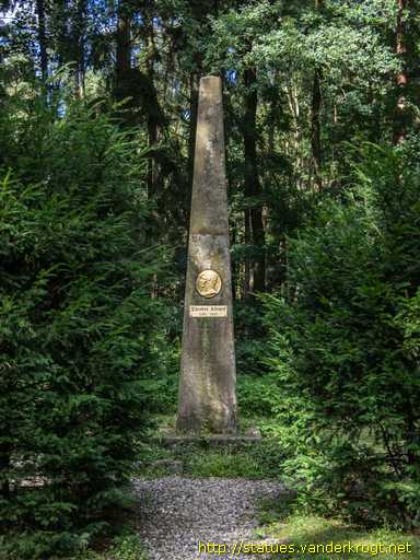 Rosenow /  Theodor-Körner-Obelisk