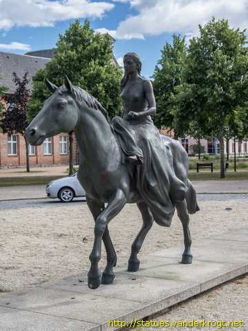 Ludwigslust /  Reitende Alexandrine