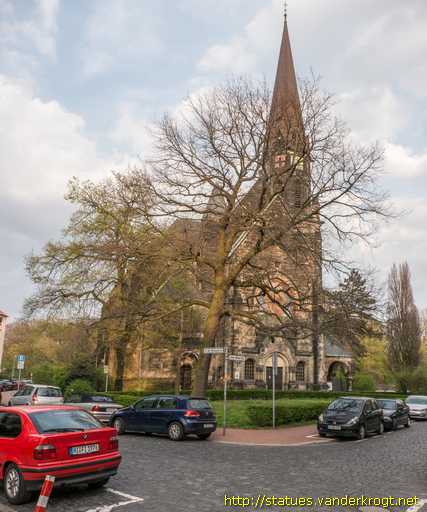 Hannover /  Skulpturen an der Markuskirche