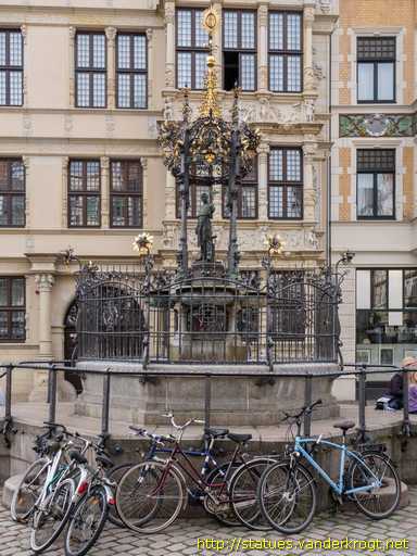 Hannover /  Holzmarktbrunnen - Oscar-Winter-Brunnen