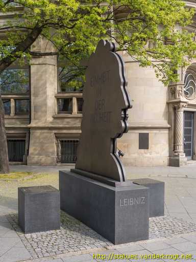 Hannover /  Leibniz-Denkmal