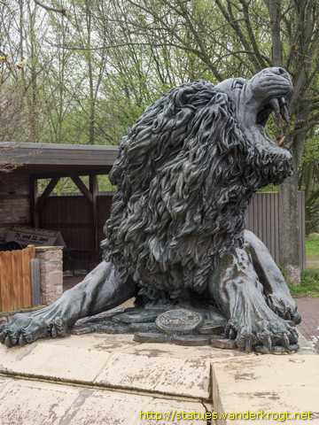 Neustadt am Rübenberge /  Löwenstatue