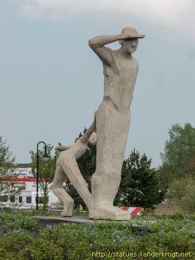 Jever /  Skulpturenpfad Vater und Kind I: Komm