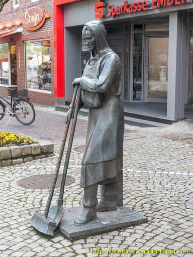 Emden /  'Peterke' Emder Strassenfegerin