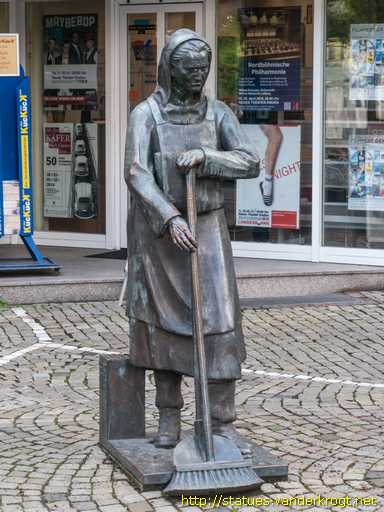 Emden /  'Peterke' Emder Strassenfegerin