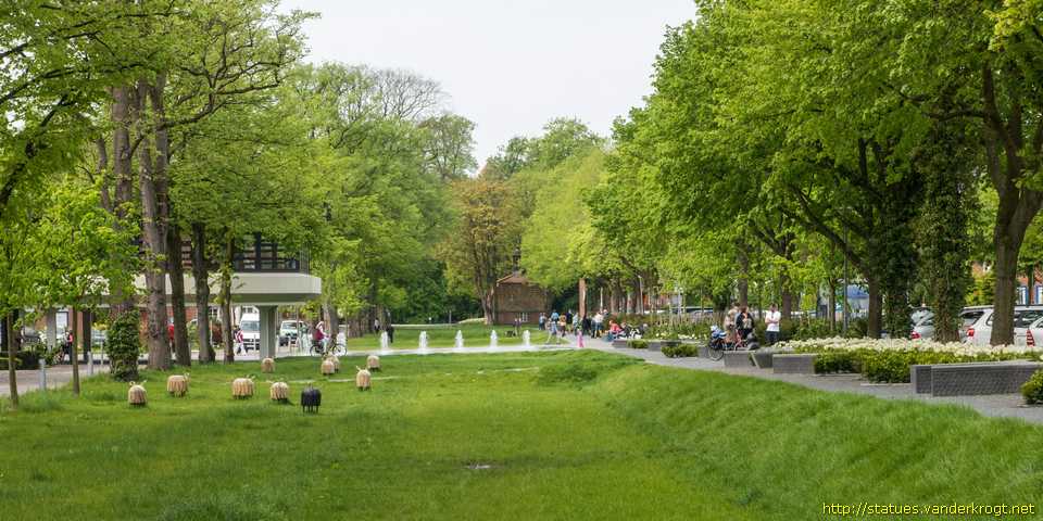 Aurich /  Bär, Schildkröte, Katzen und Schafen