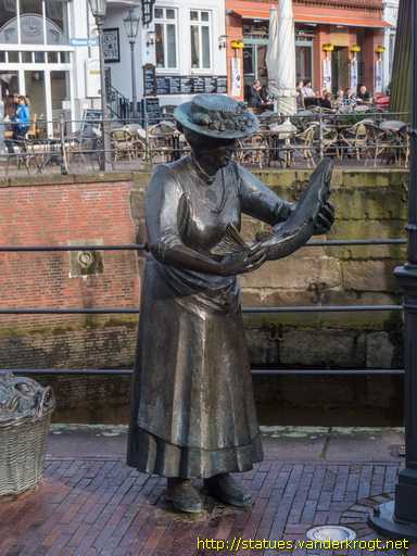 Stade /  Fischfrau 'Mutter Flint mit dem Stint'